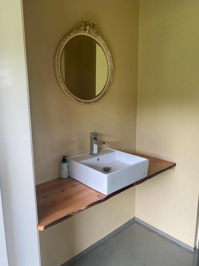 Prachtig gelegen pipowagen onder de kastanje Appartement Aalten Buitenkant foto