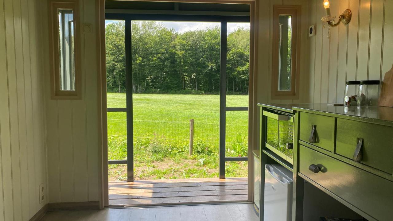Prachtig gelegen pipowagen onder de kastanje Appartement Aalten Buitenkant foto